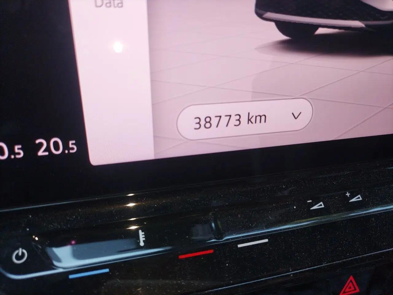 Volkswagen ID.4 CROZZ 2021 Long-Range PURE+ Two-Wheel Drive Version — миниатюра 16