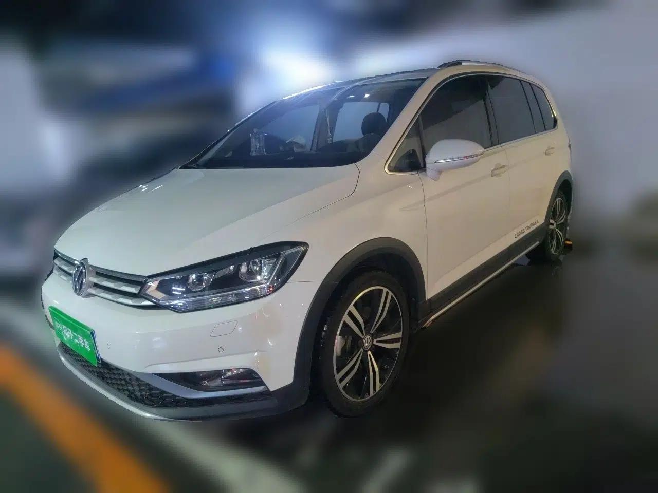Volkswagen Touran 2018 Volkswagen Touran L 280TSI DSG Boundary Edition 7 Seats China VI Standard — миниатюра 1