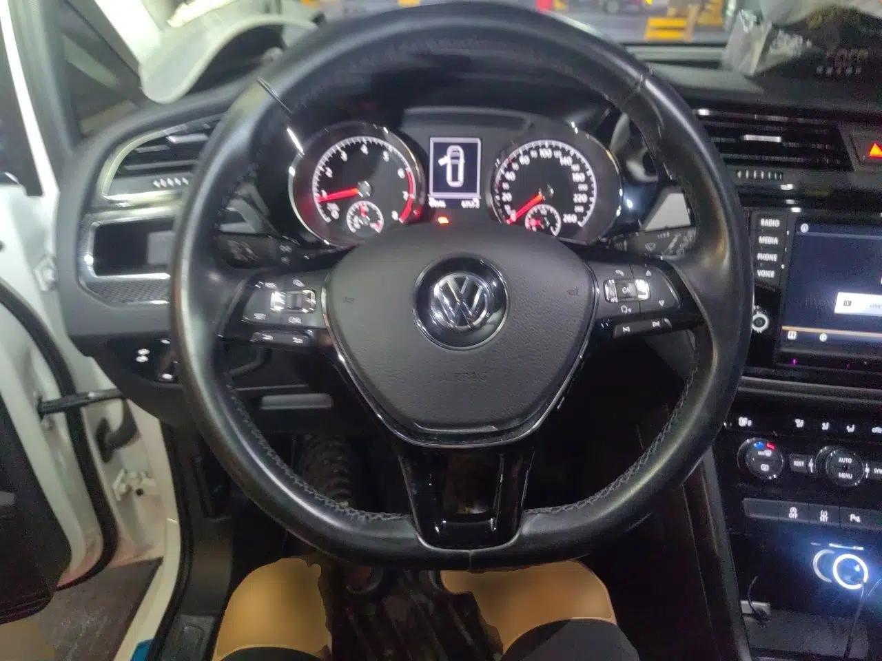 Volkswagen Touran 2018 Volkswagen Touran L 280TSI DSG Boundary Edition 7 Seats China VI Standard — миниатюра 10