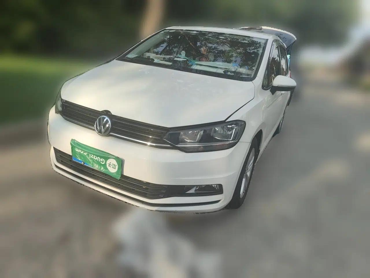 Volkswagen Touran 2016 Volkswagen Touran L 280TSI Manual Trend Edition — миниатюра 1