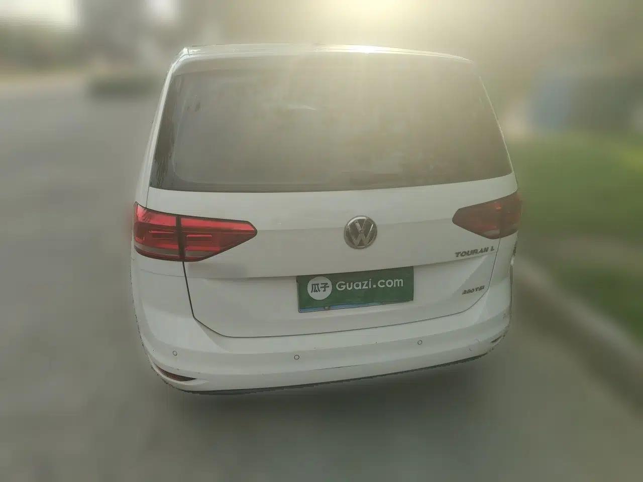 Volkswagen Touran 2016 Volkswagen Touran L 280TSI Manual Trend Edition — миниатюра 5
