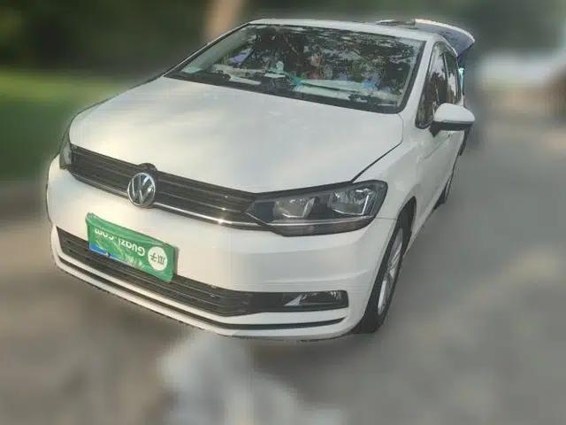 Volkswagen Touran 2016 Volkswagen Touran L 280TSI Manual Trend Edition