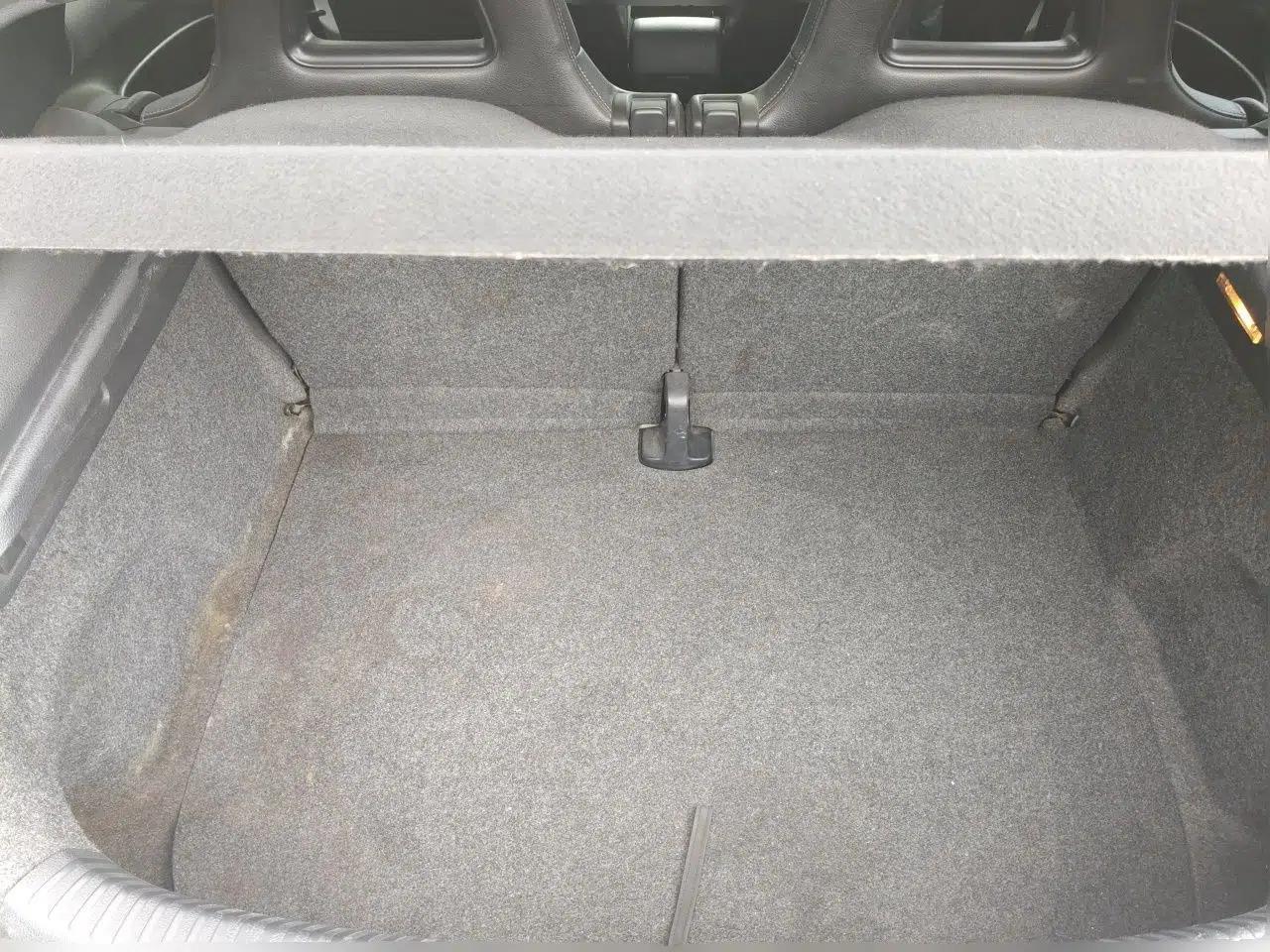 Volkswagen Scirocco 2010 2.0 TSI Sport Edition — миниатюра 19