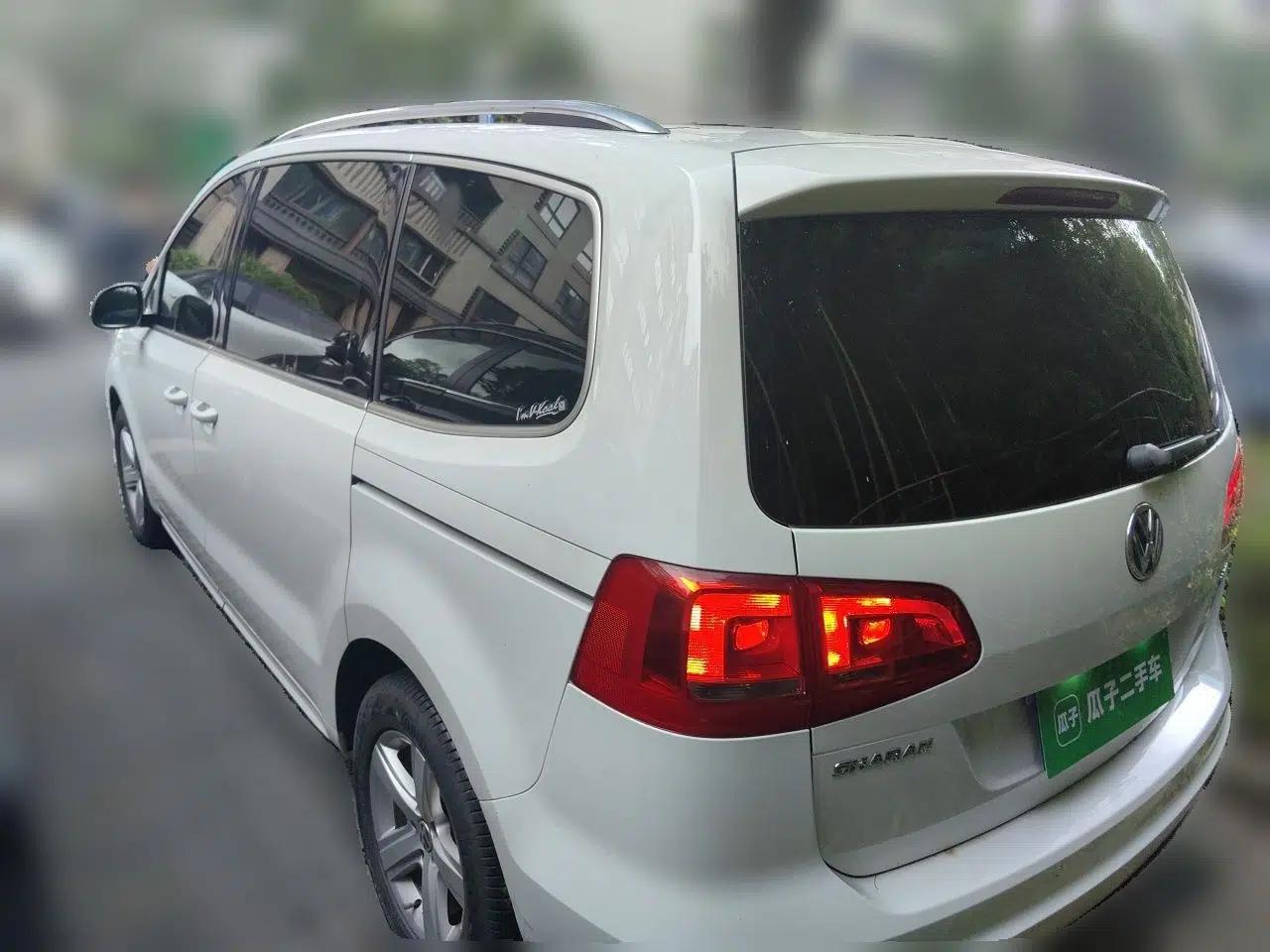 Volkswagen Sharan 2013 1.8TSI Comfort Model — миниатюра 4