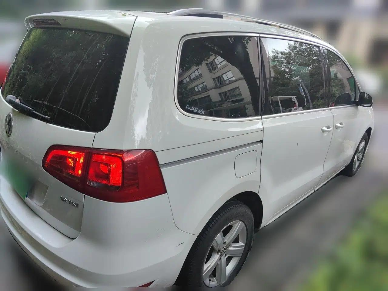 Volkswagen Sharan 2013 1.8TSI Comfort Model — миниатюра 6