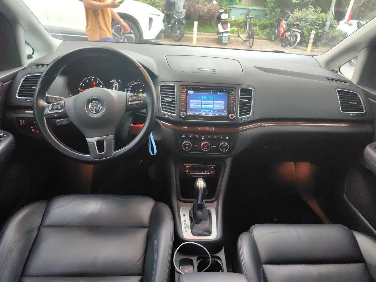 Volkswagen Sharan 2013 1.8TSI Comfort Model — миниатюра 9