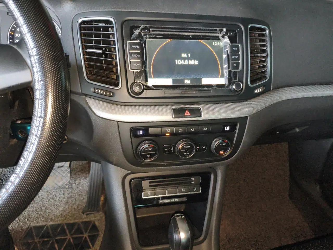 Volkswagen Sharan 2014 2.0 TSI Standard Model — миниатюра 13