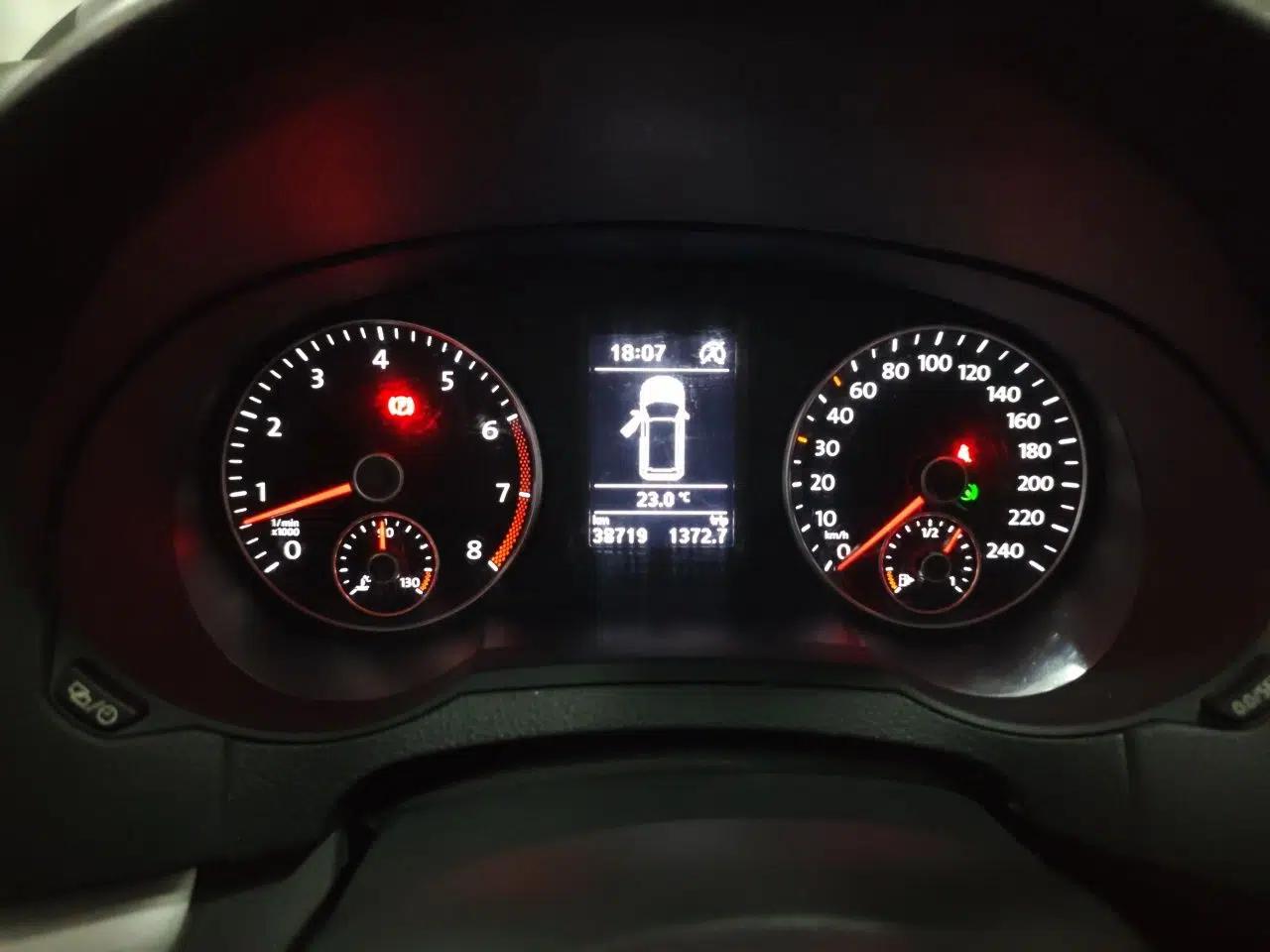 Volkswagen Sharan 2018 Revised Version 380TSI Comfort Edition 7-Seater — миниатюра 11