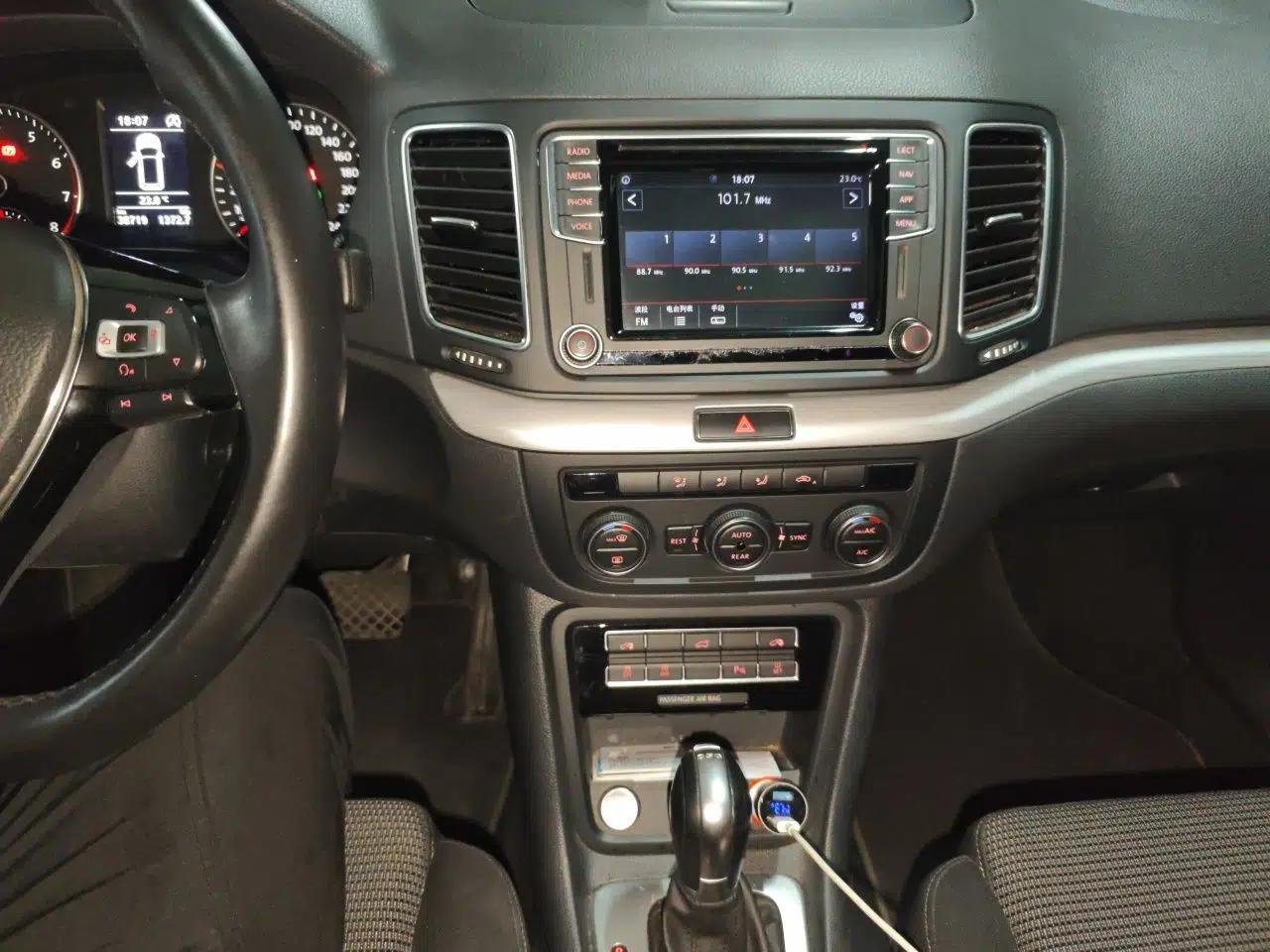Volkswagen Sharan 2018 Revised Version 380TSI Comfort Edition 7-Seater — миниатюра 13