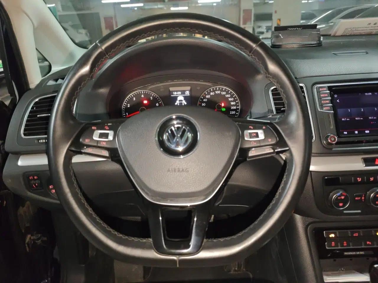 Volkswagen Sharan 2018 Revised Version 380TSI Comfort Edition 7-Seater — миниатюра 10