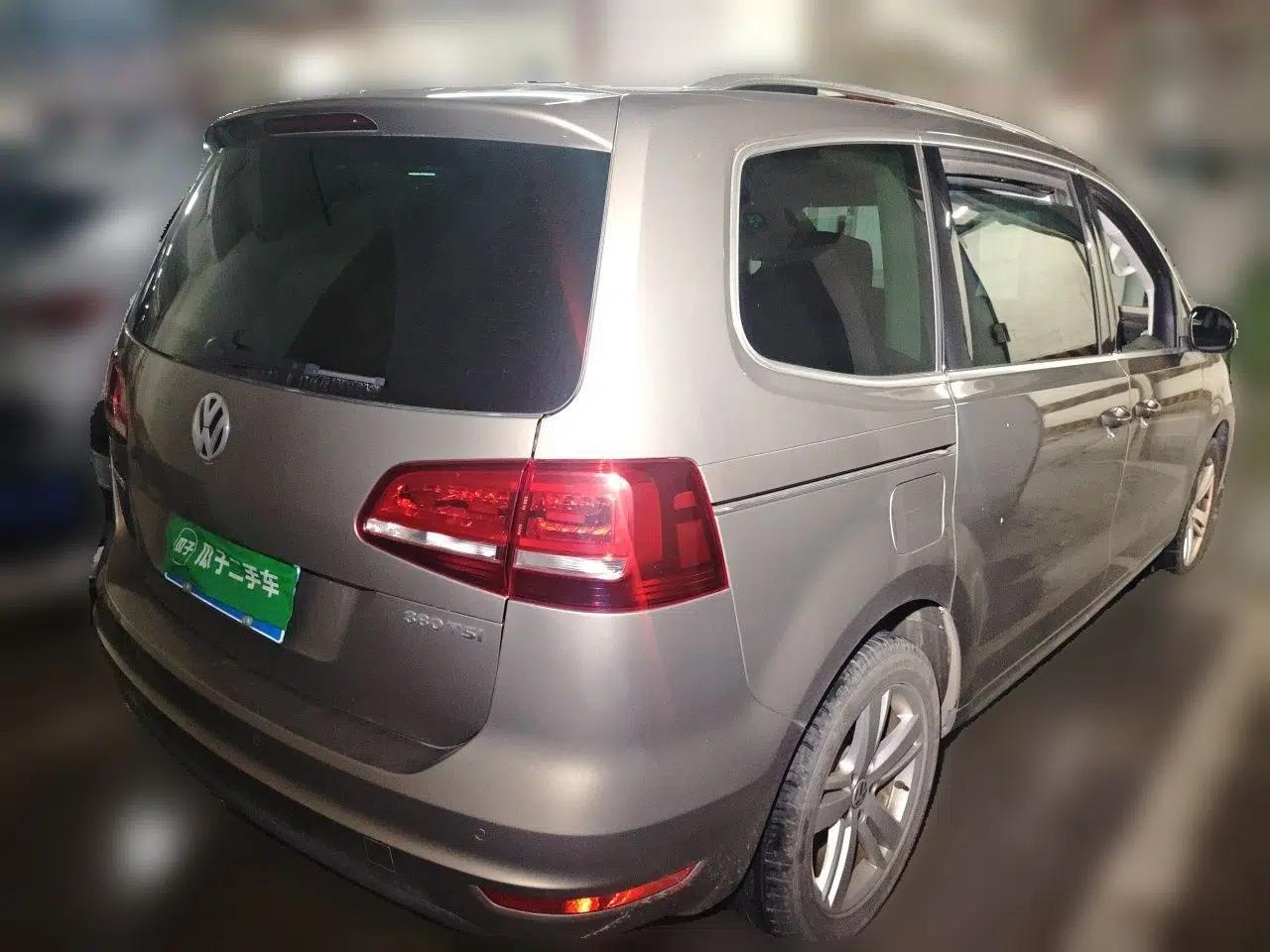 Volkswagen Sharan 2018 380TSI Comfort Edition 7-Seater — миниатюра 6