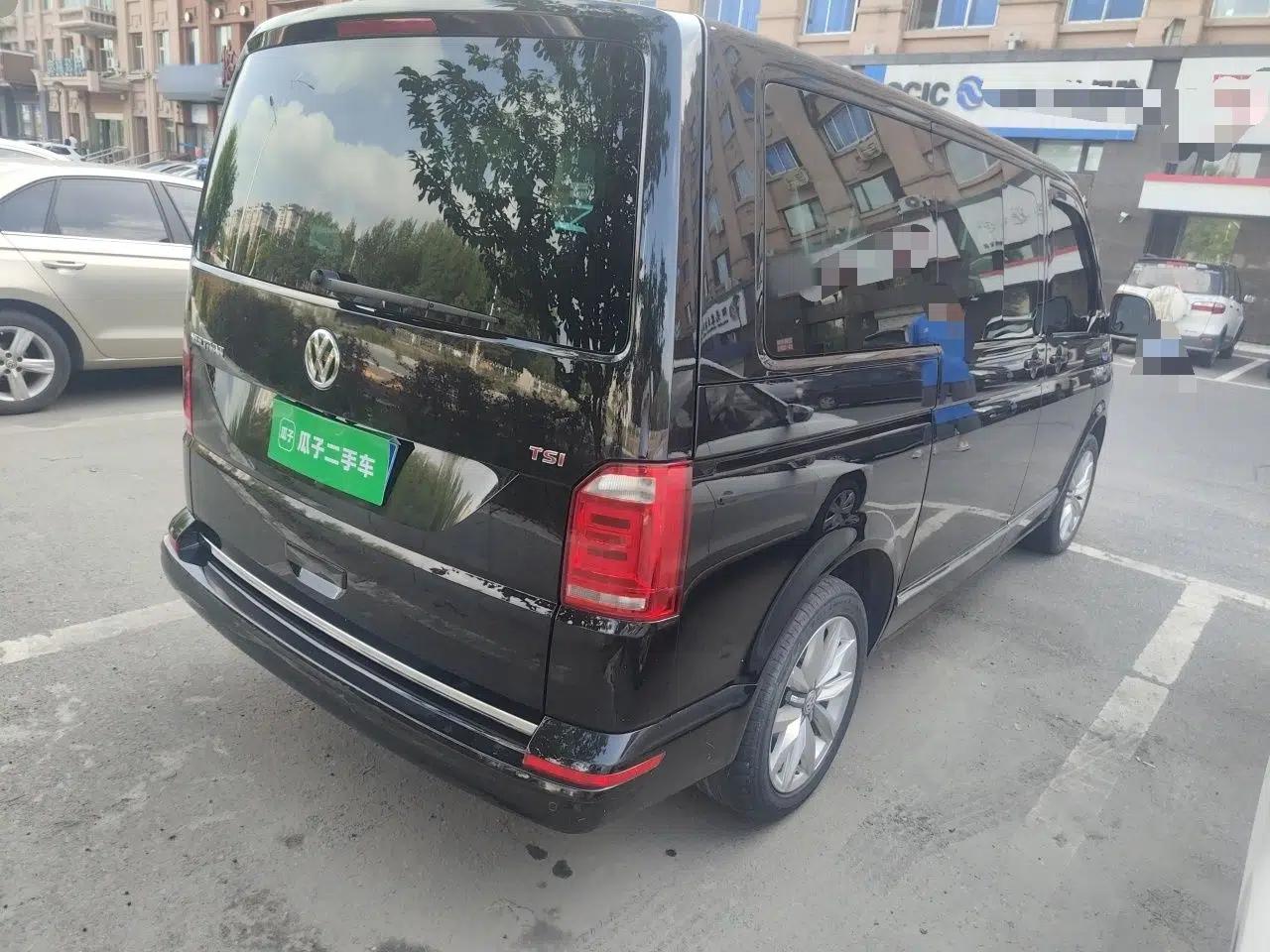 Volkswagen Multivan 2017 2.0 TSI Two-Wheel Drive Luxury Edition 7 Seats — миниатюра 6