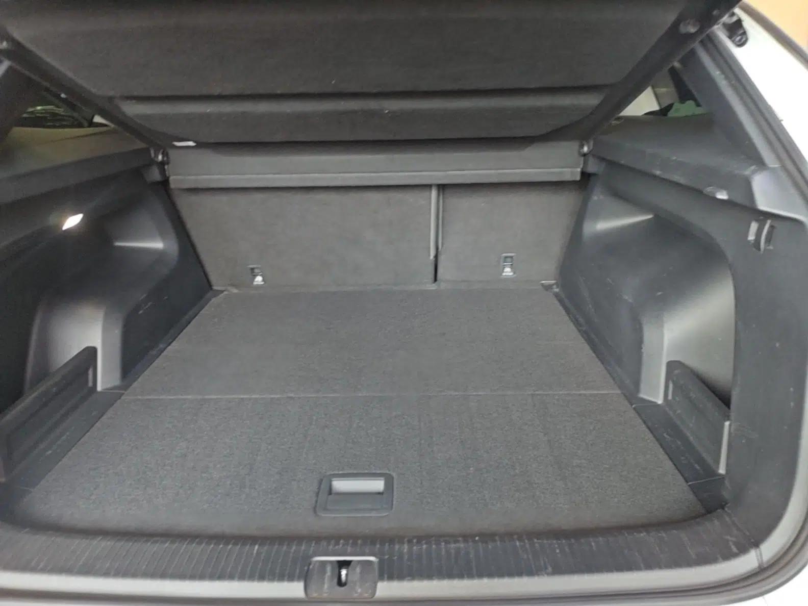 Volkswagen Tavendor 2023 380TSI Four-Wheel Drive R-Line First Edition — миниатюра 22