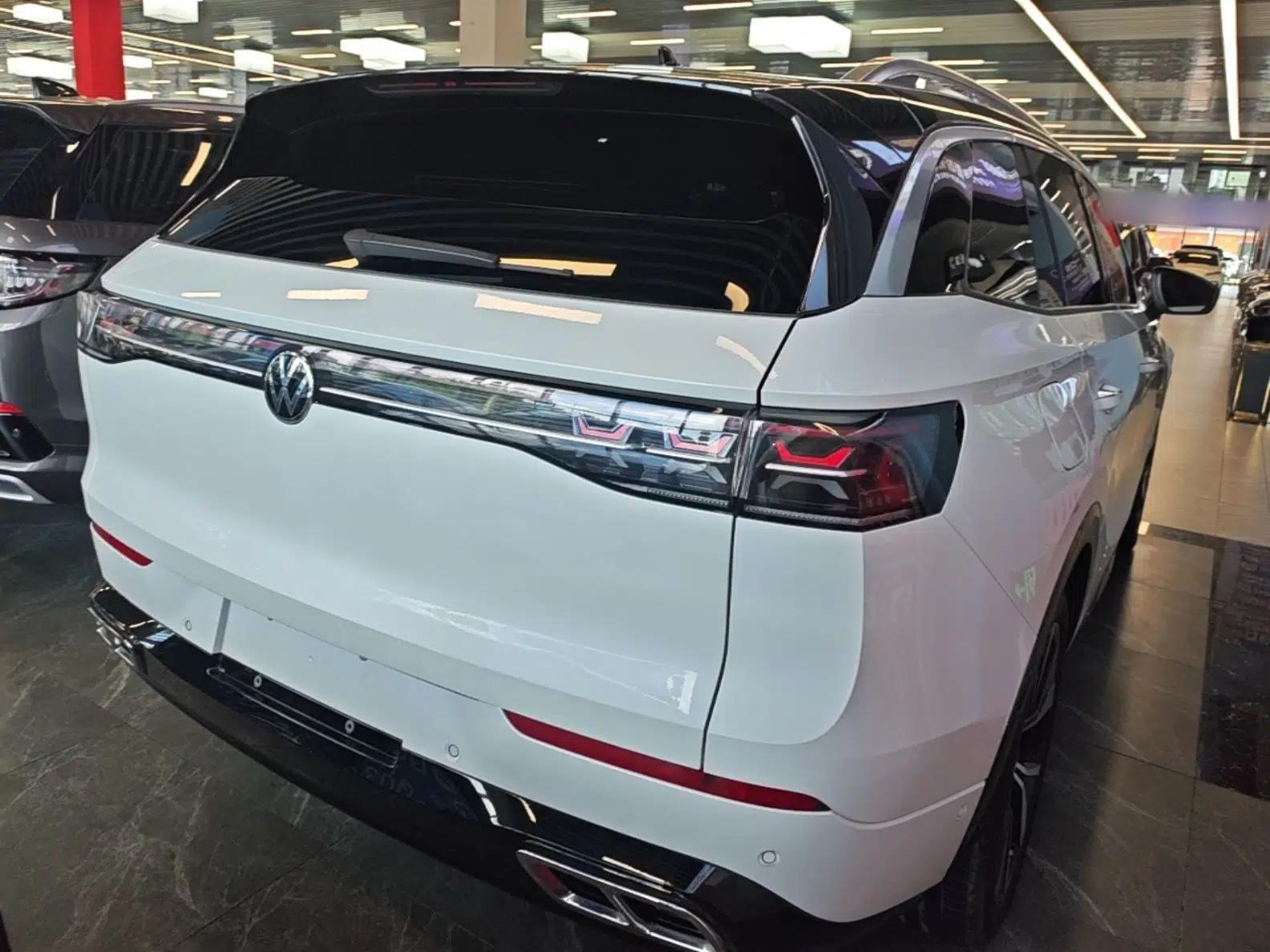 Volkswagen Tavendor 2023 380TSI Four-Wheel Drive R-Line First Edition — миниатюра 6