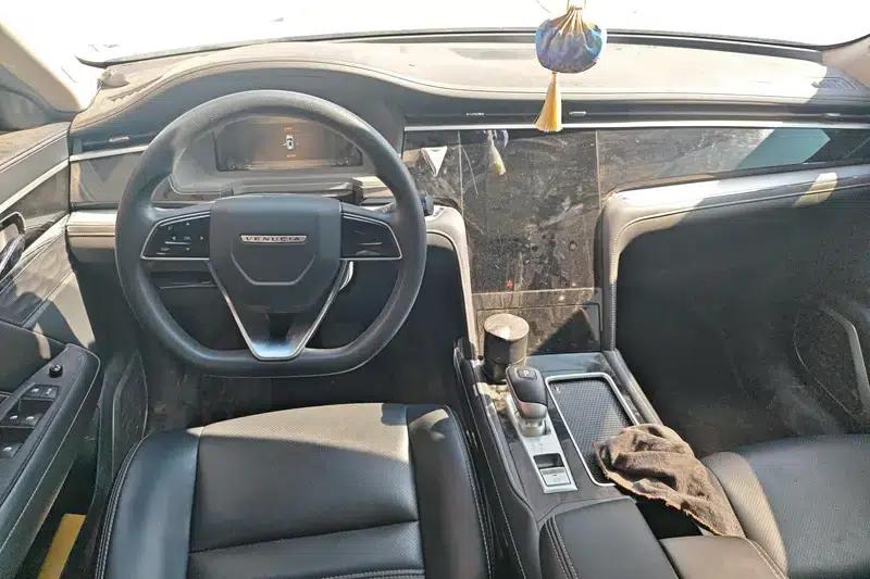 Venucia Star 2022 260T Automatic Star Edition — миниатюра 12