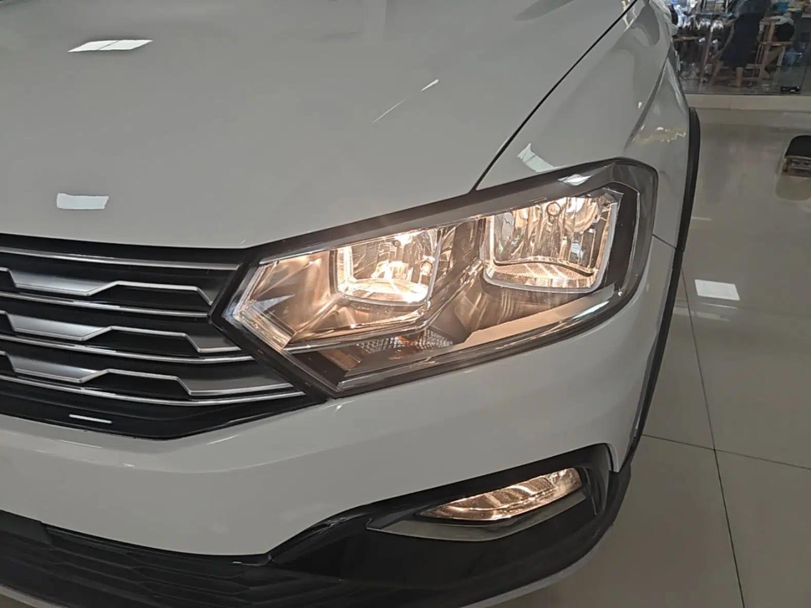 Volkswagen C-TREK 2017 1.6L Automatic Comfort Model — миниатюра 8