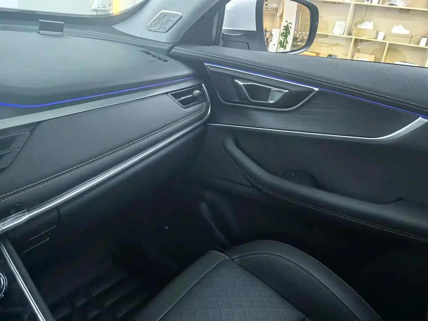Chery Tiggo 8 2025 Excellence Edition 230TCI Automatic Luxury 5-seater — миниатюра 6