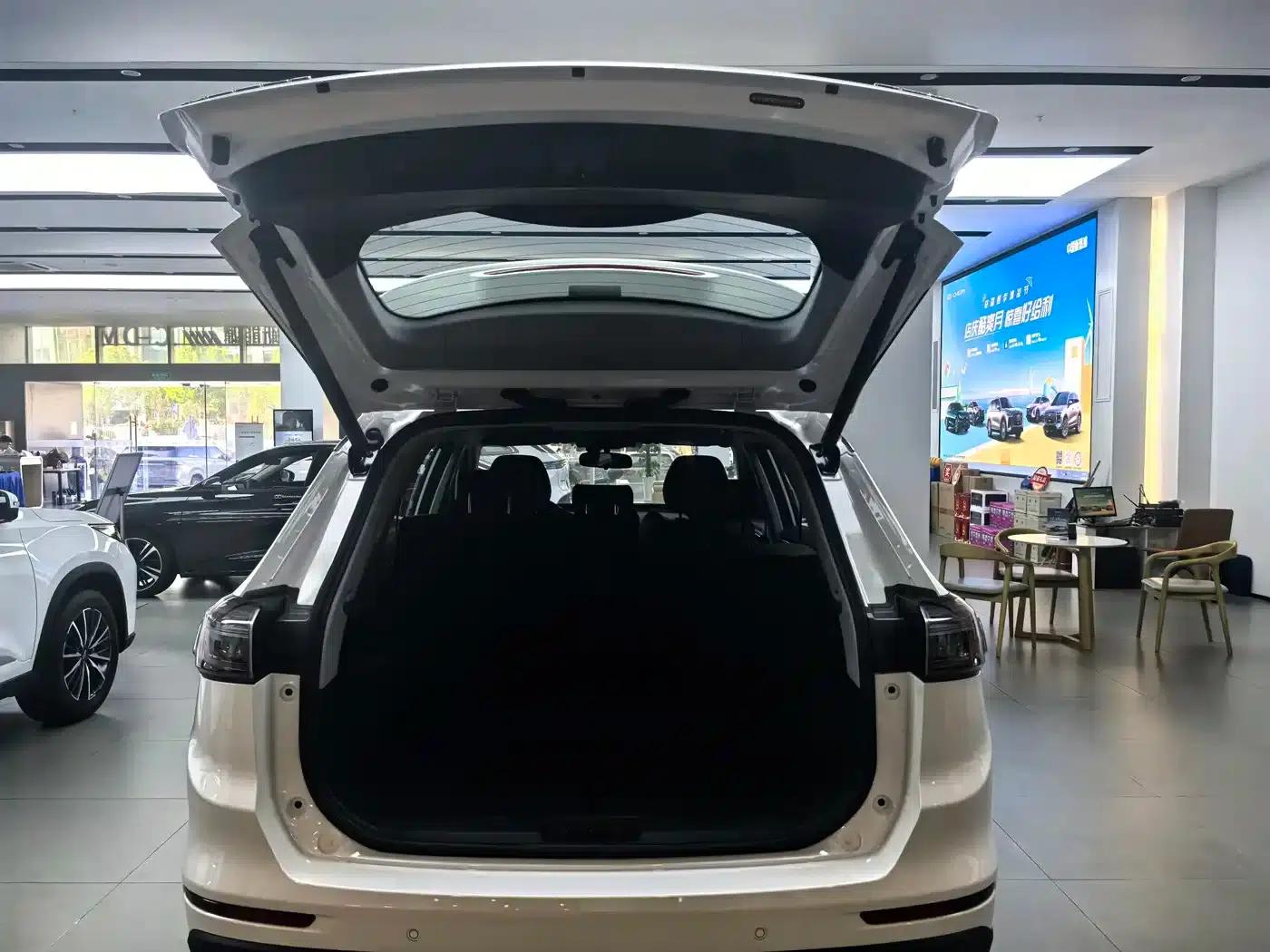Chery Tiggo 8 2025 Excellence Edition 230TCI Automatic Luxury 5-seater — миниатюра 8