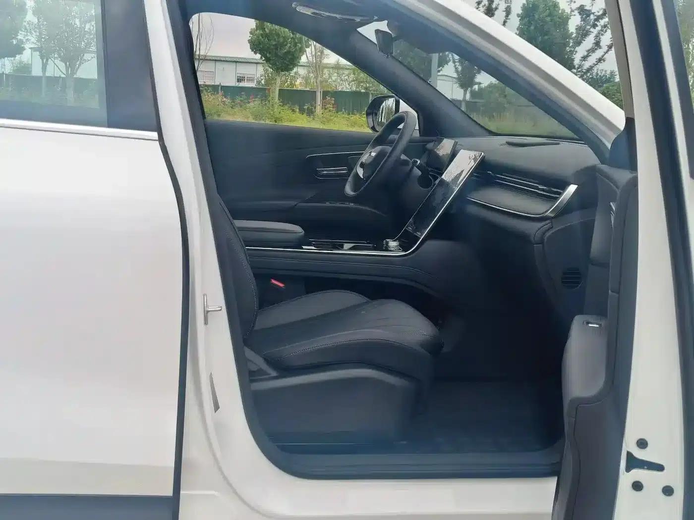 Chery Tiggo 8 2026 Fifth Generation Leopard Edition Kunpeng 1.6T Automatic Luxury Model — миниатюра 4