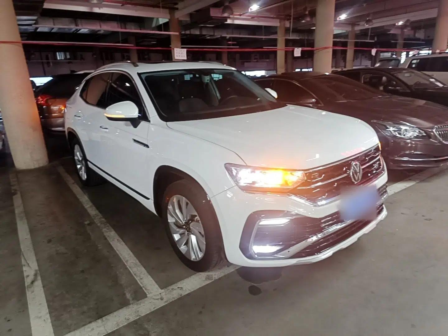 Volkswagen Tayron X 2020 330TSI Two-Wheel Drive Luxury Smart Connectivity Version — миниатюра 3