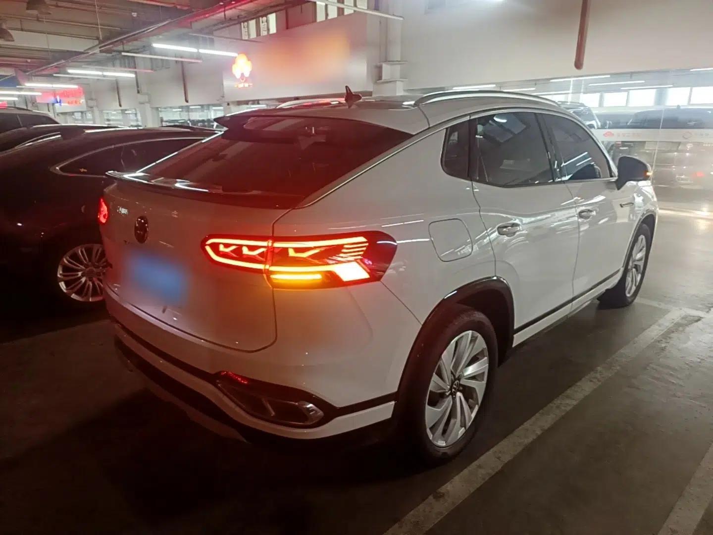 Volkswagen Tayron X 2020 330TSI Two-Wheel Drive Luxury Smart Connectivity Version — миниатюра 6