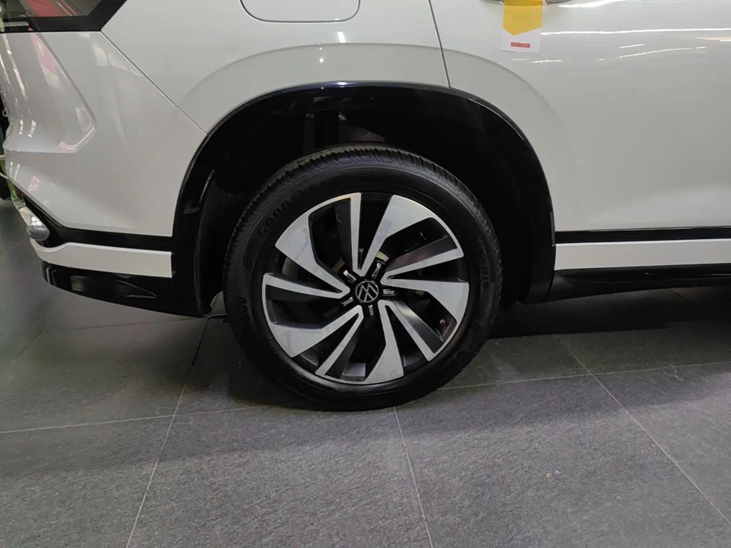 Volkswagen Tayron X 2023 330TSI Two-Wheel-Drive Prestige High-Energy Version — миниатюра 16