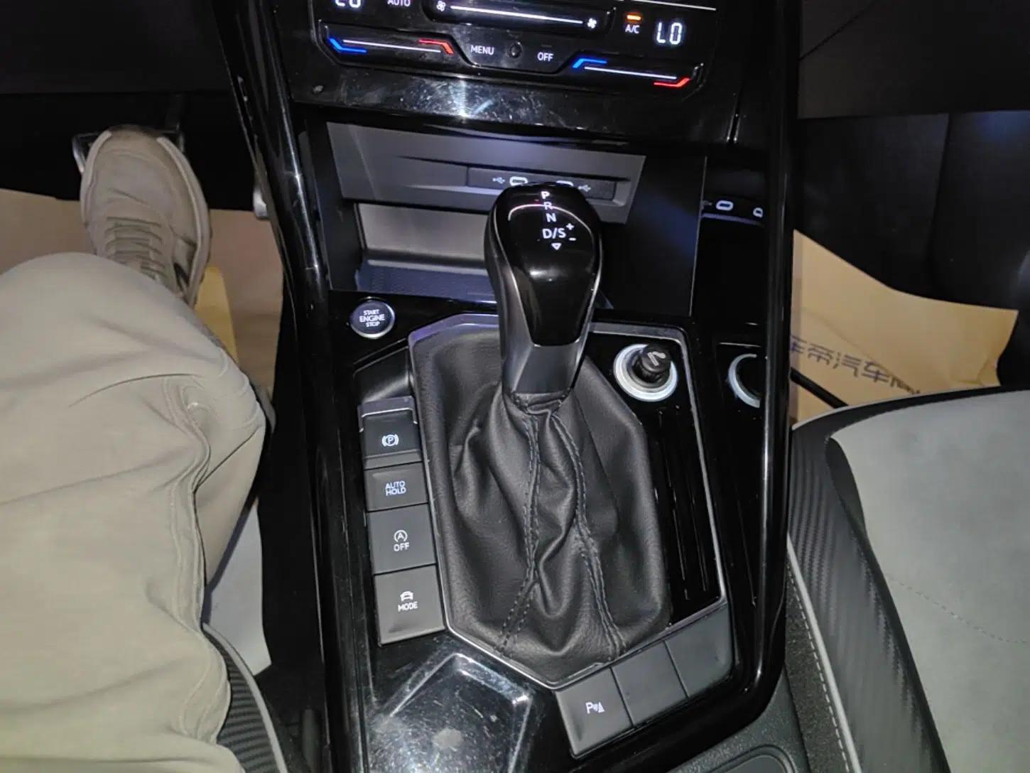Volkswagen Tayron X 2023 330TSI Two-Wheel-Drive Prestige High-Energy Version — миниатюра 21