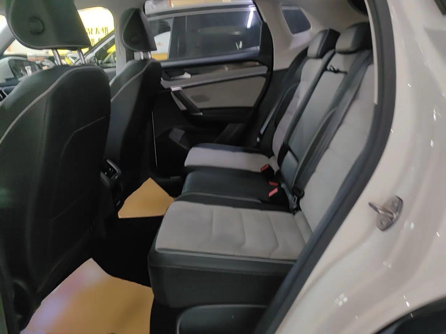 Volkswagen Tayron X 2023 330TSI Two-Wheel-Drive Prestige High-Energy Version — миниатюра 25