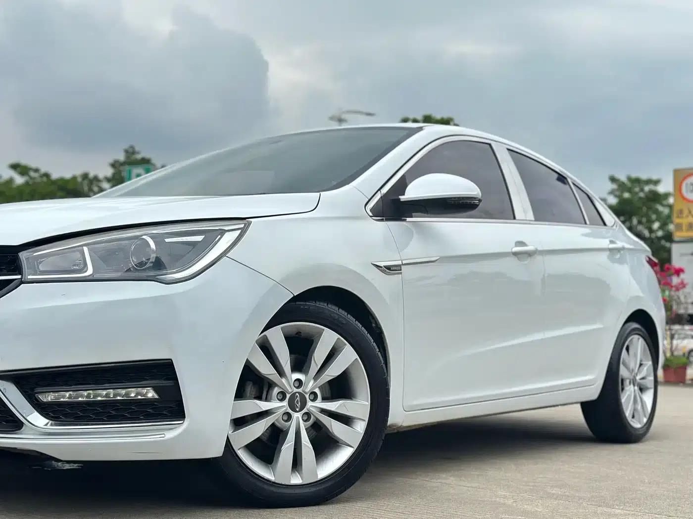 Chery Arrizo 5 2017 1.5L CVT Fashion Edition — миниатюра 6