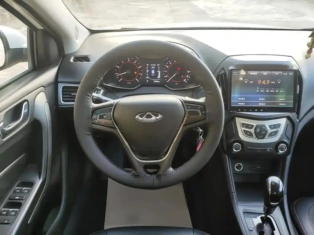 Chery Arrizo 5 2016 1.5L CVT Trendsetter Edition — миниатюра 11