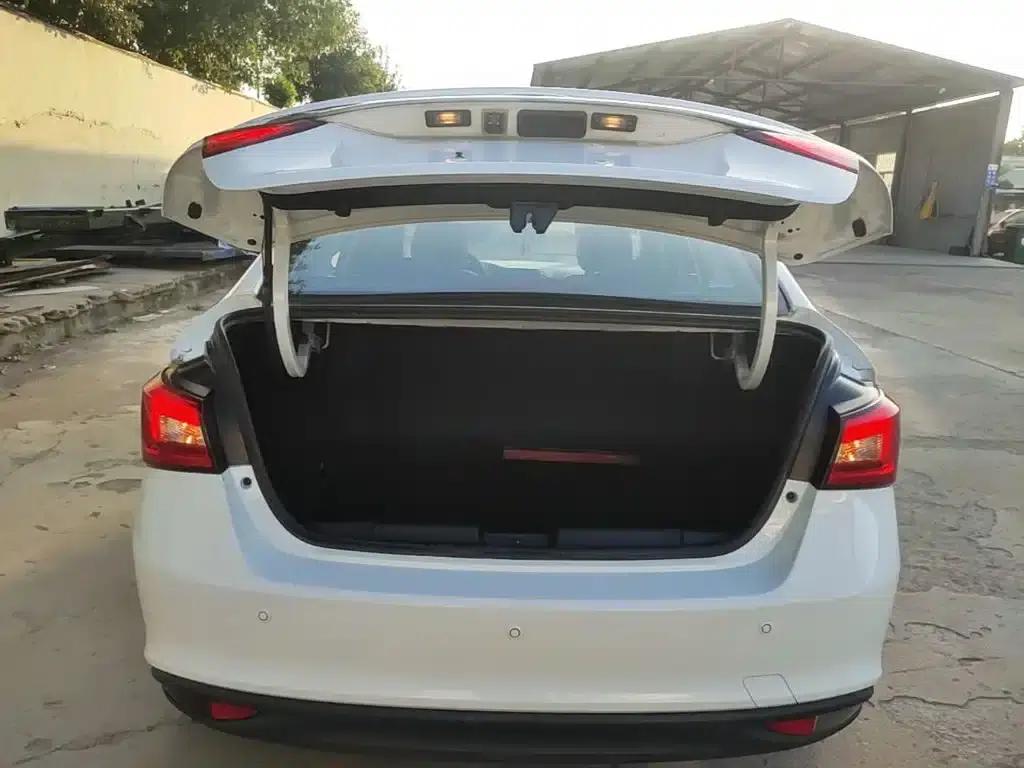 Chery Arrizo 5 2016 1.5L CVT Trendsetter Edition — миниатюра 19
