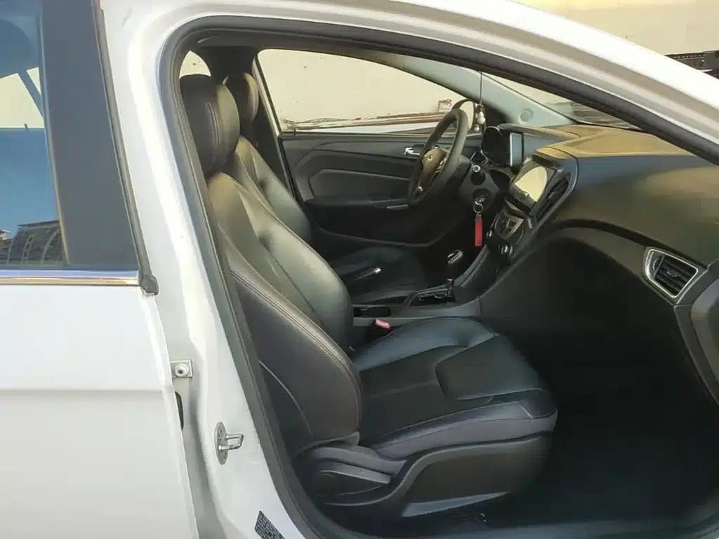 Chery Arrizo 5 2016 1.5L CVT Trendsetter Edition — миниатюра 25