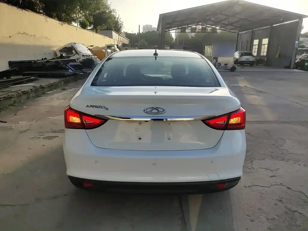 Chery Arrizo 5 2016 1.5L CVT Trendsetter Edition — миниатюра 6