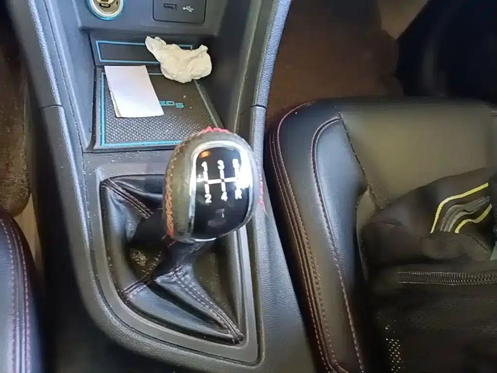 Chery Arrizo 5 2016 1.5L Manual Elite Edition — миниатюра 14