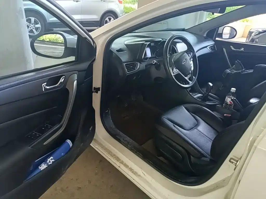 Chery Arrizo 5 2016 1.5L Manual Elite Edition — миниатюра 16