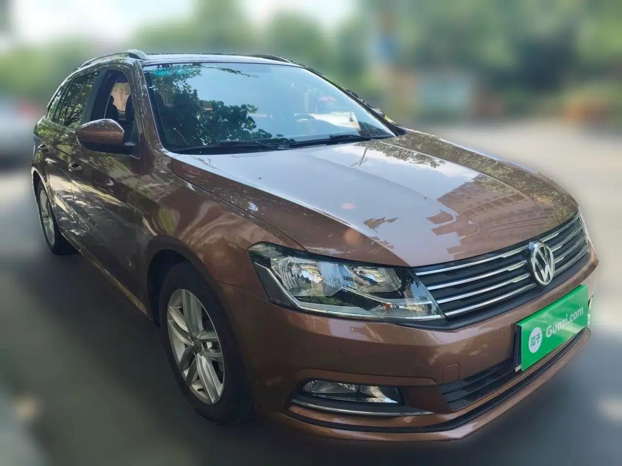 Volkswagen Gran Lavida 2015 1.6L Automatic Comfort Edition — миниатюра 3