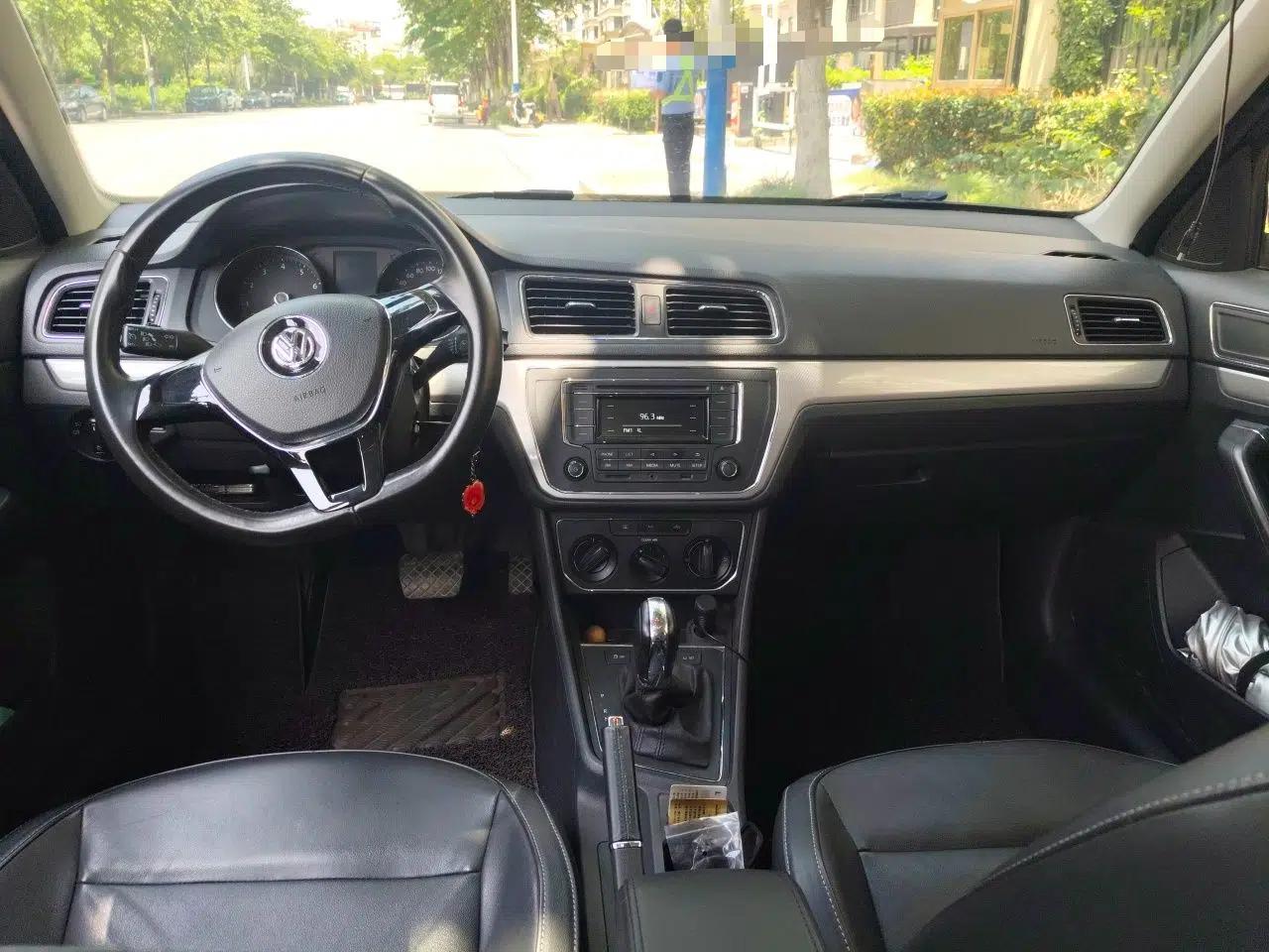 Volkswagen Gran Lavida 2015 1.6L Automatic Comfort Edition — миниатюра 9