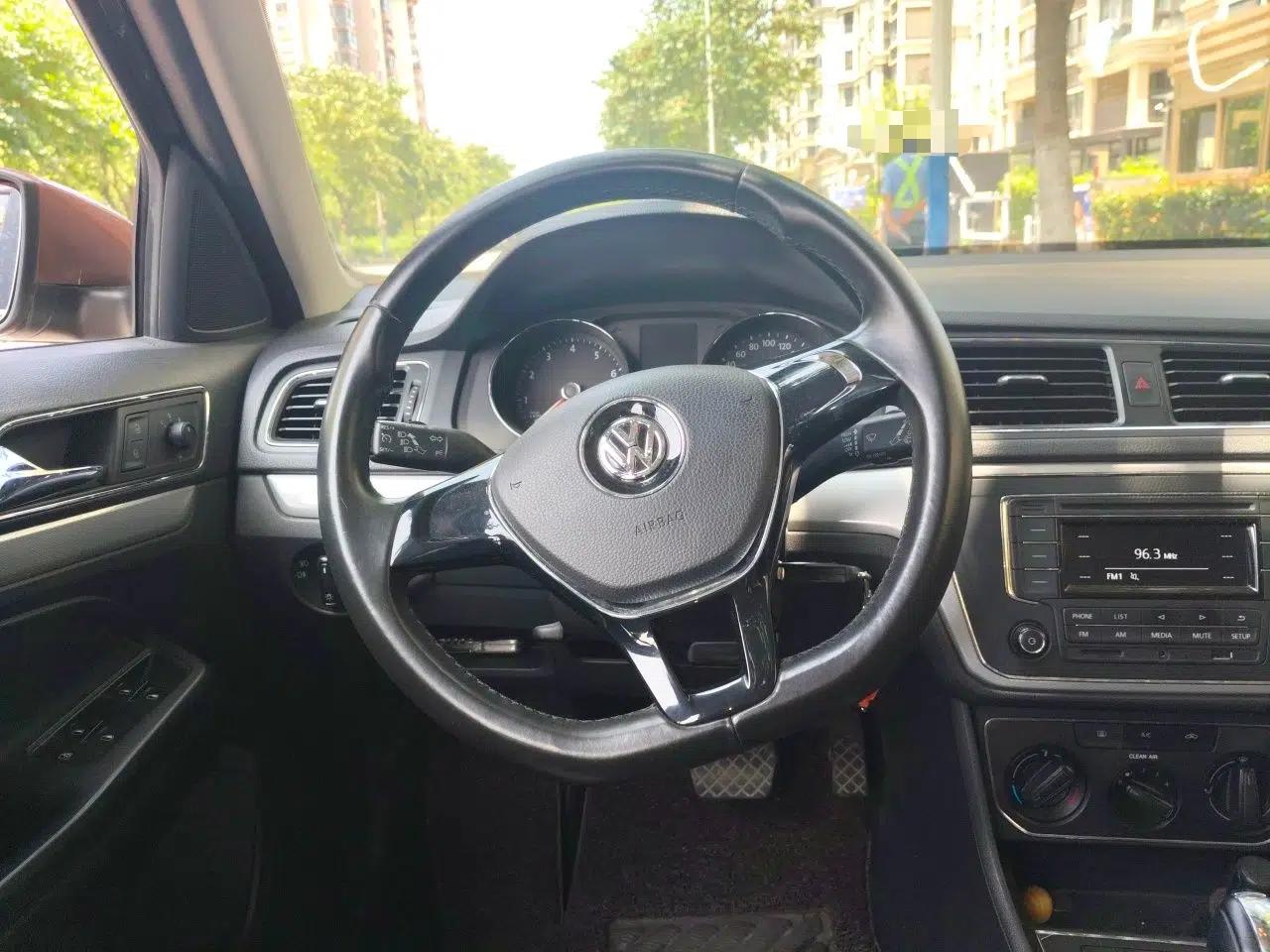 Volkswagen Gran Lavida 2015 1.6L Automatic Comfort Edition — миниатюра 10