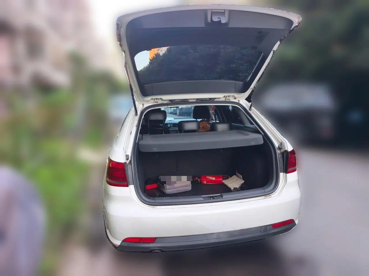 Volkswagen Gran Lavida 2013 1.6L Automatic Fashion Model — миниатюра 19