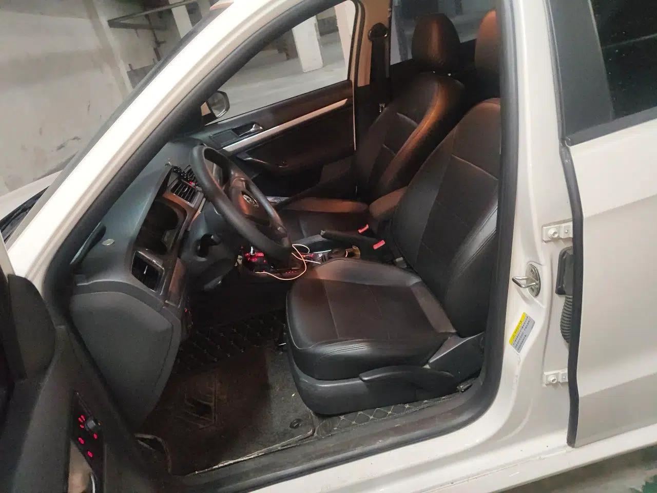 Volkswagen Gran Lavida 2015 1.6L Automatic Fashion Edition — миниатюра 14