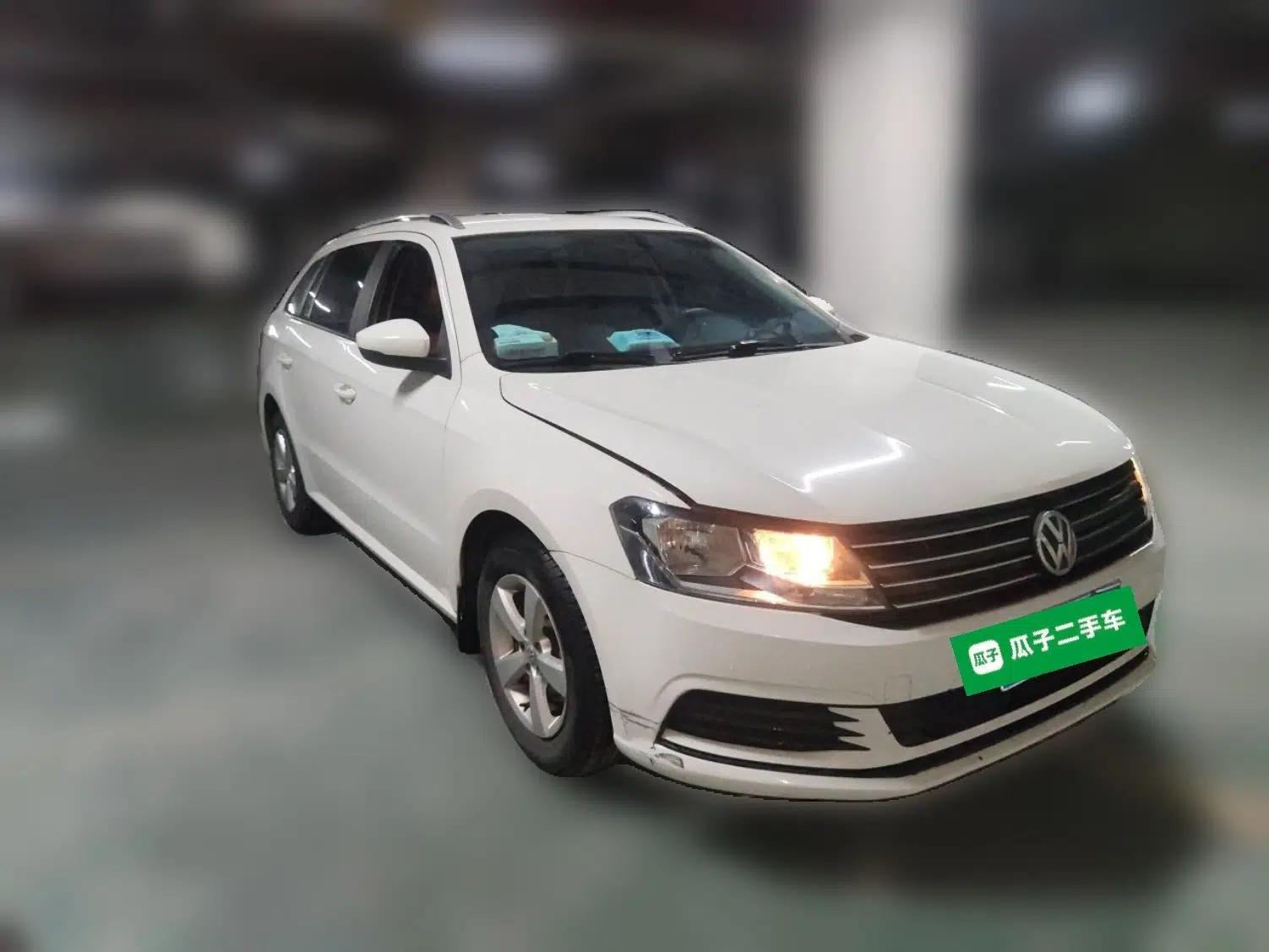 Volkswagen Gran Lavida 2015 1.6L Automatic Fashion Edition — миниатюра 3
