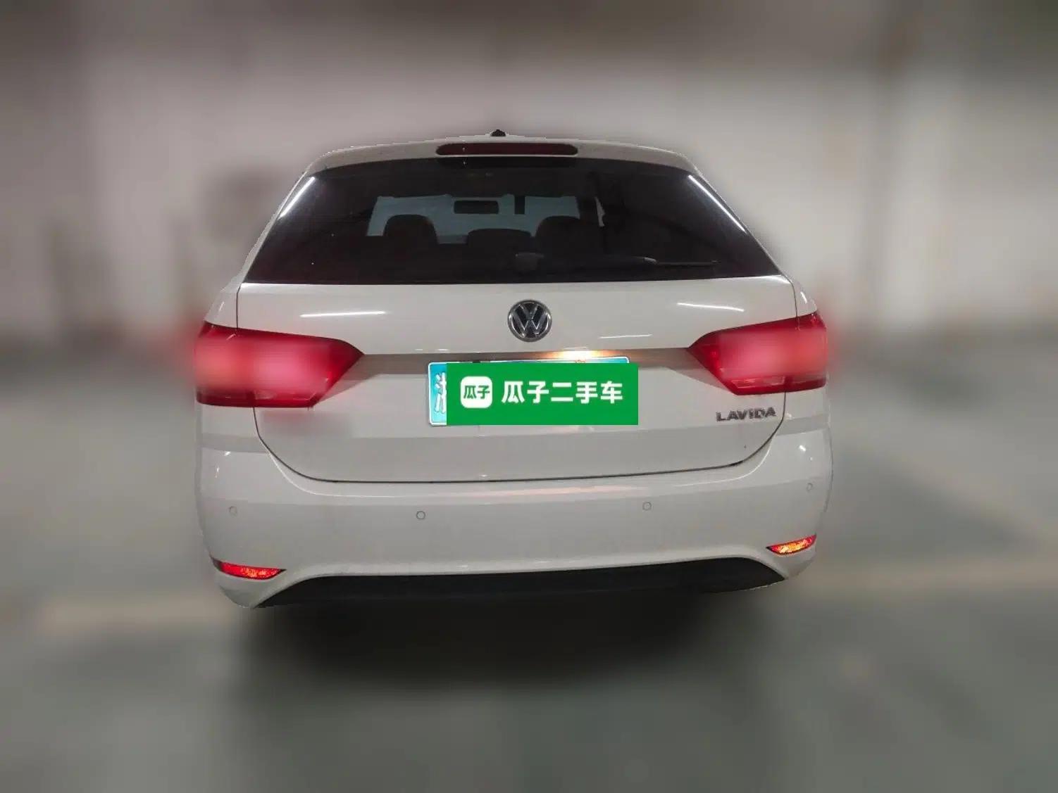 Volkswagen Gran Lavida 2015 1.6L Automatic Fashion Edition — миниатюра 5