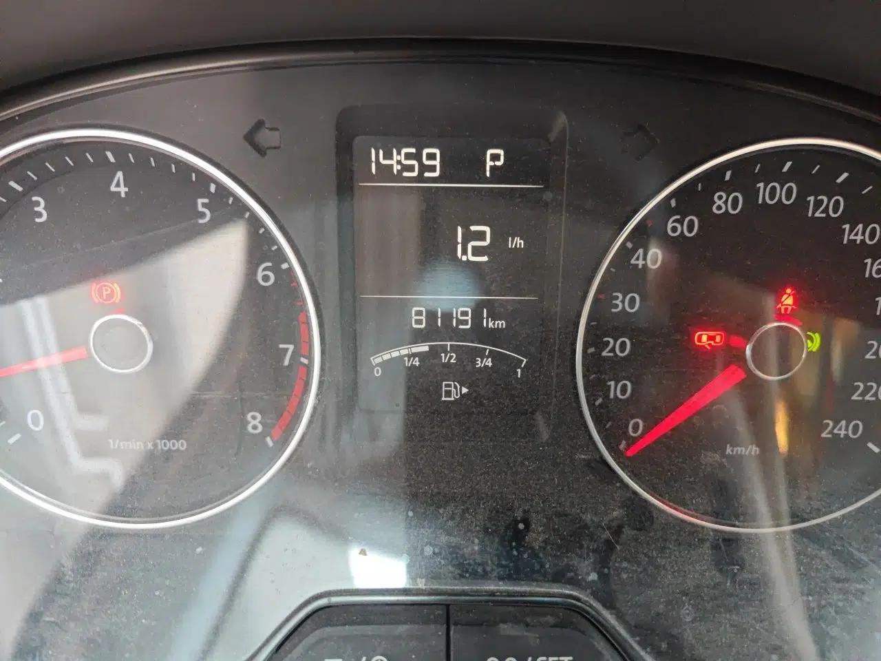 Volkswagen Gran Lavida 2013 1.6L Automatic Comfort Model — миниатюра 12