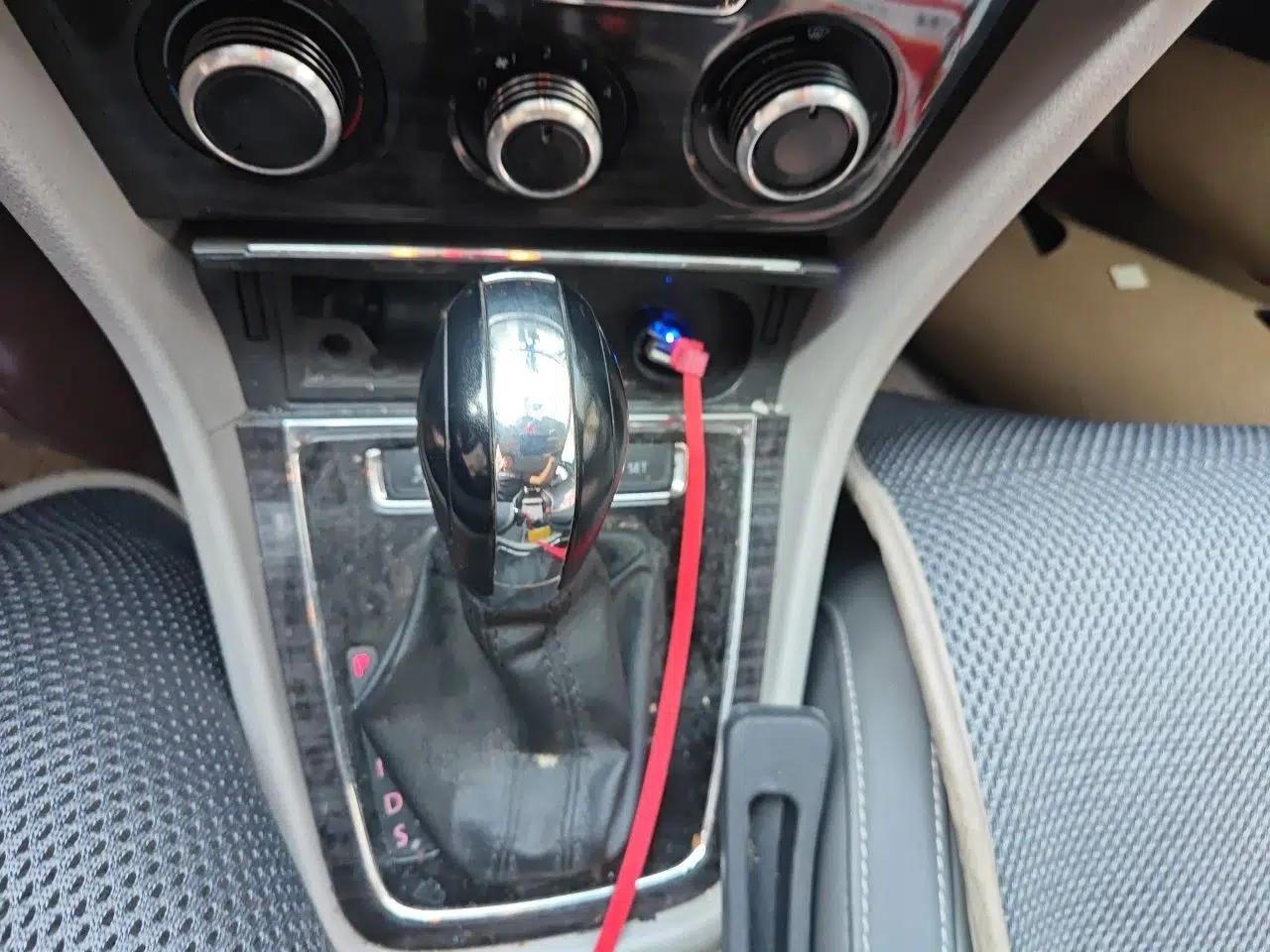 Volkswagen Gran Lavida 2013 1.6L Automatic Comfort Model — миниатюра 14
