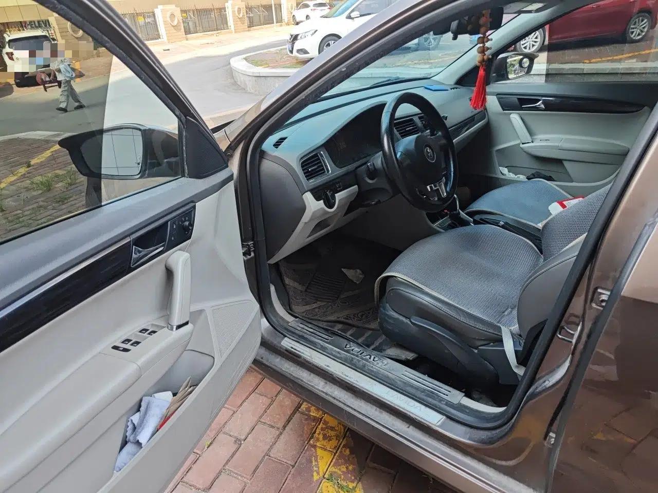 Volkswagen Gran Lavida 2013 1.6L Automatic Comfort Model — миниатюра 16