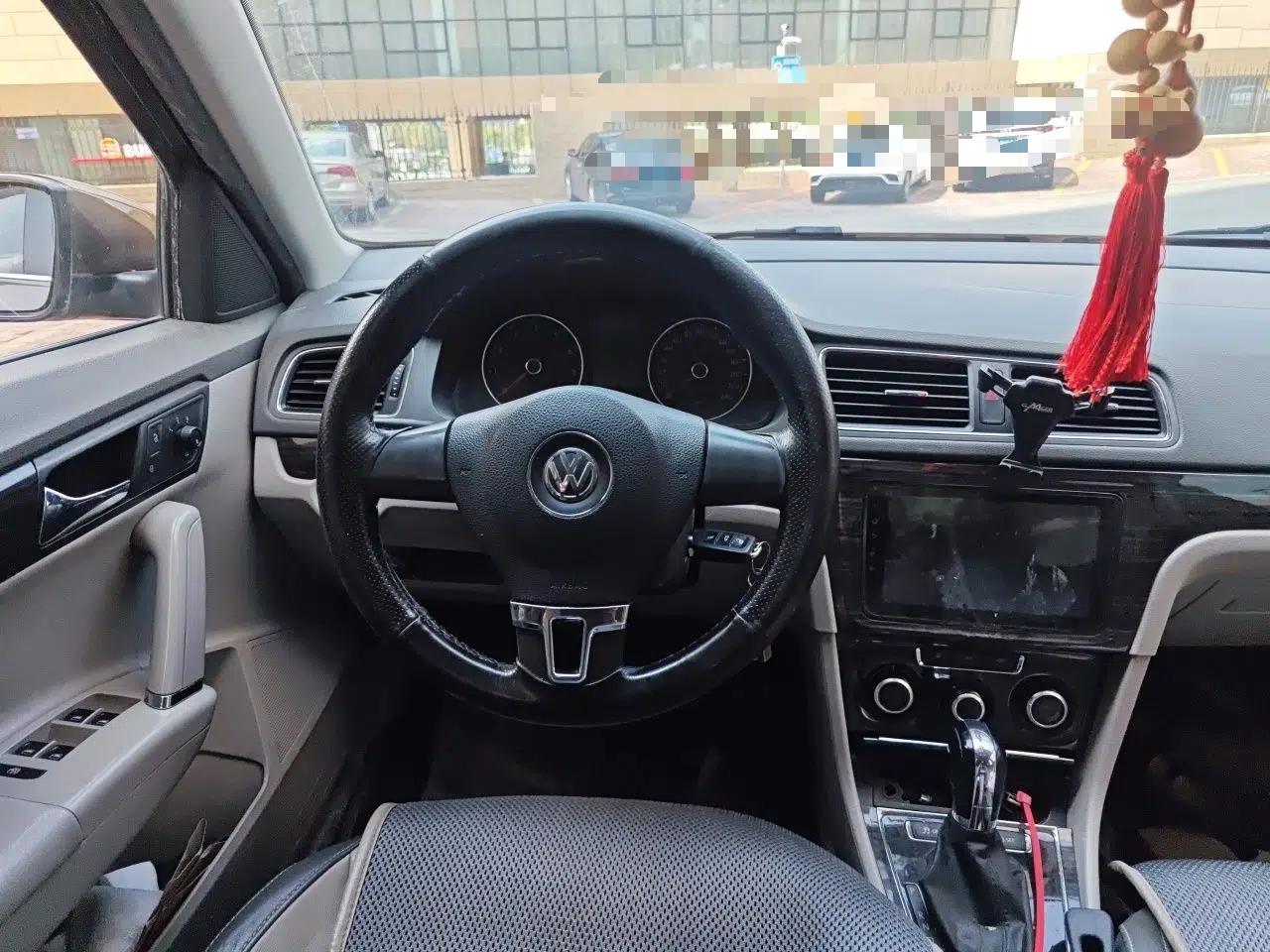 Volkswagen Gran Lavida 2013 1.6L Automatic Comfort Model — миниатюра 10