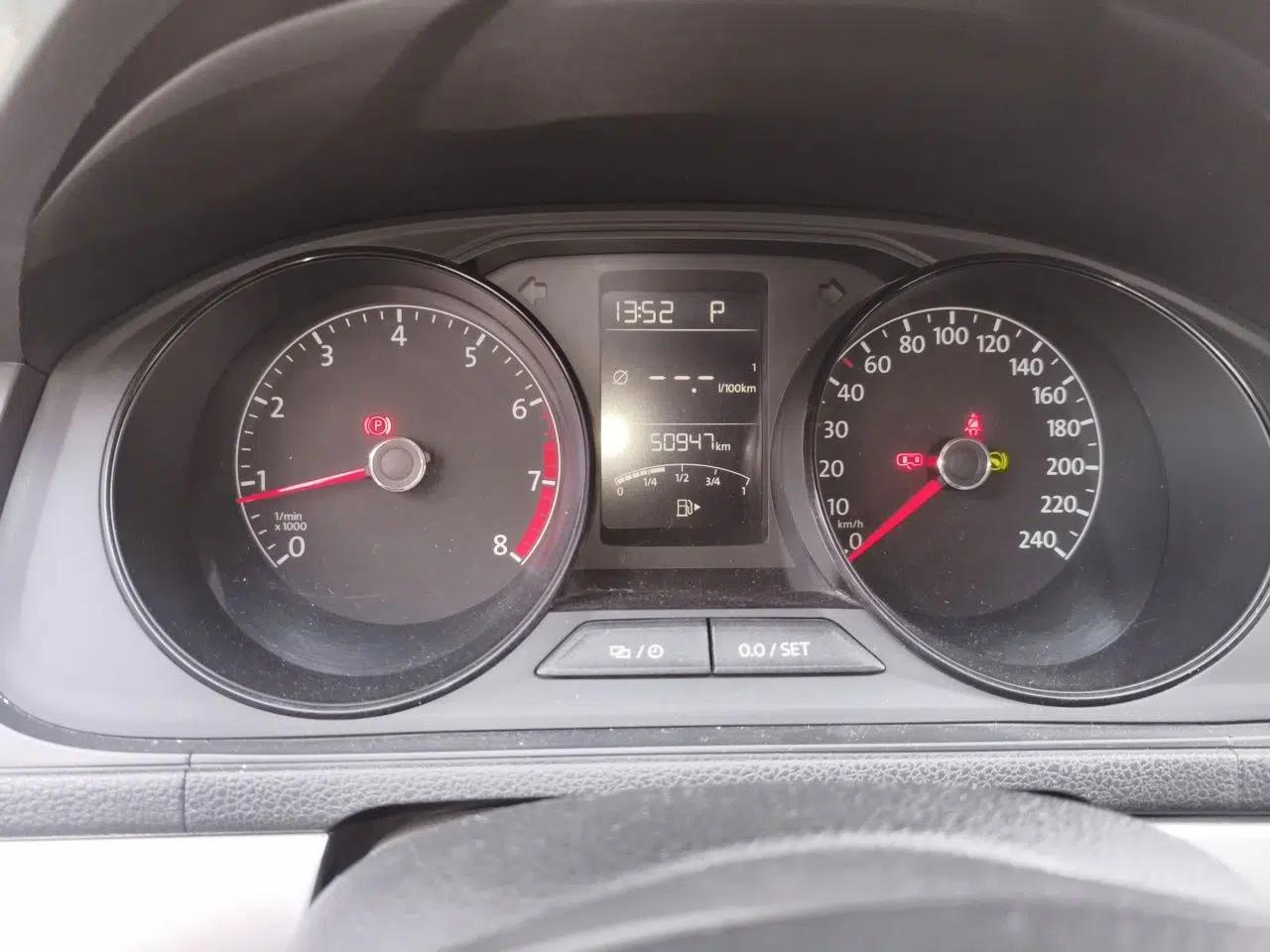 Volkswagen Gran Lavida 2015 1.6L Automatic Fashion Edition — миниатюра 11
