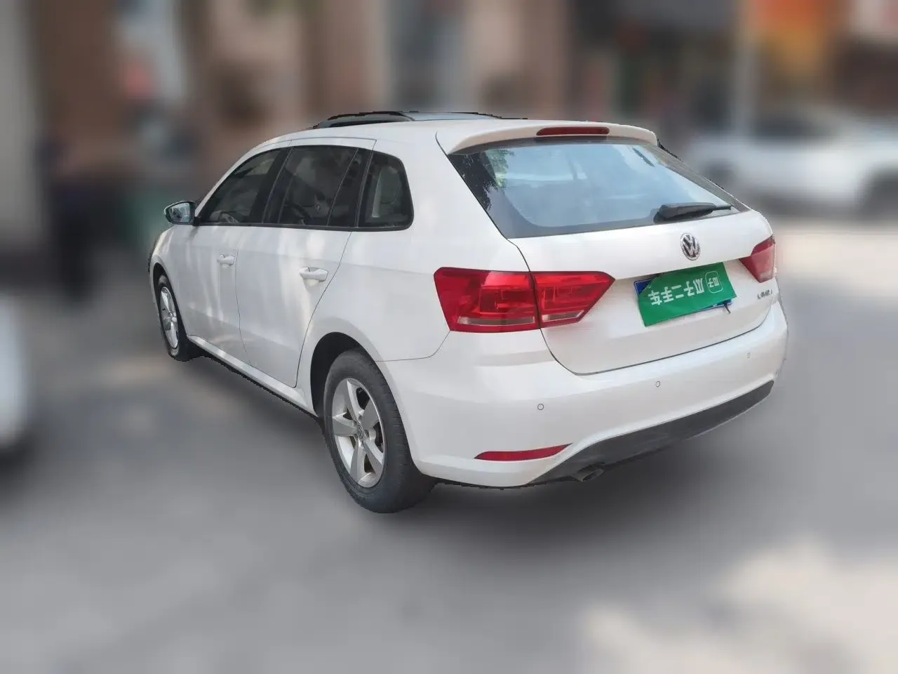 Volkswagen Gran Lavida 2015 1.6L Automatic Fashion Edition — миниатюра 4