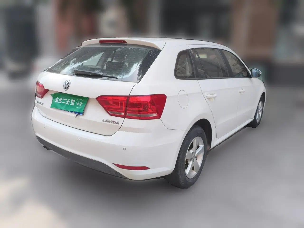 Volkswagen Gran Lavida 2015 1.6L Automatic Fashion Edition — миниатюра 6