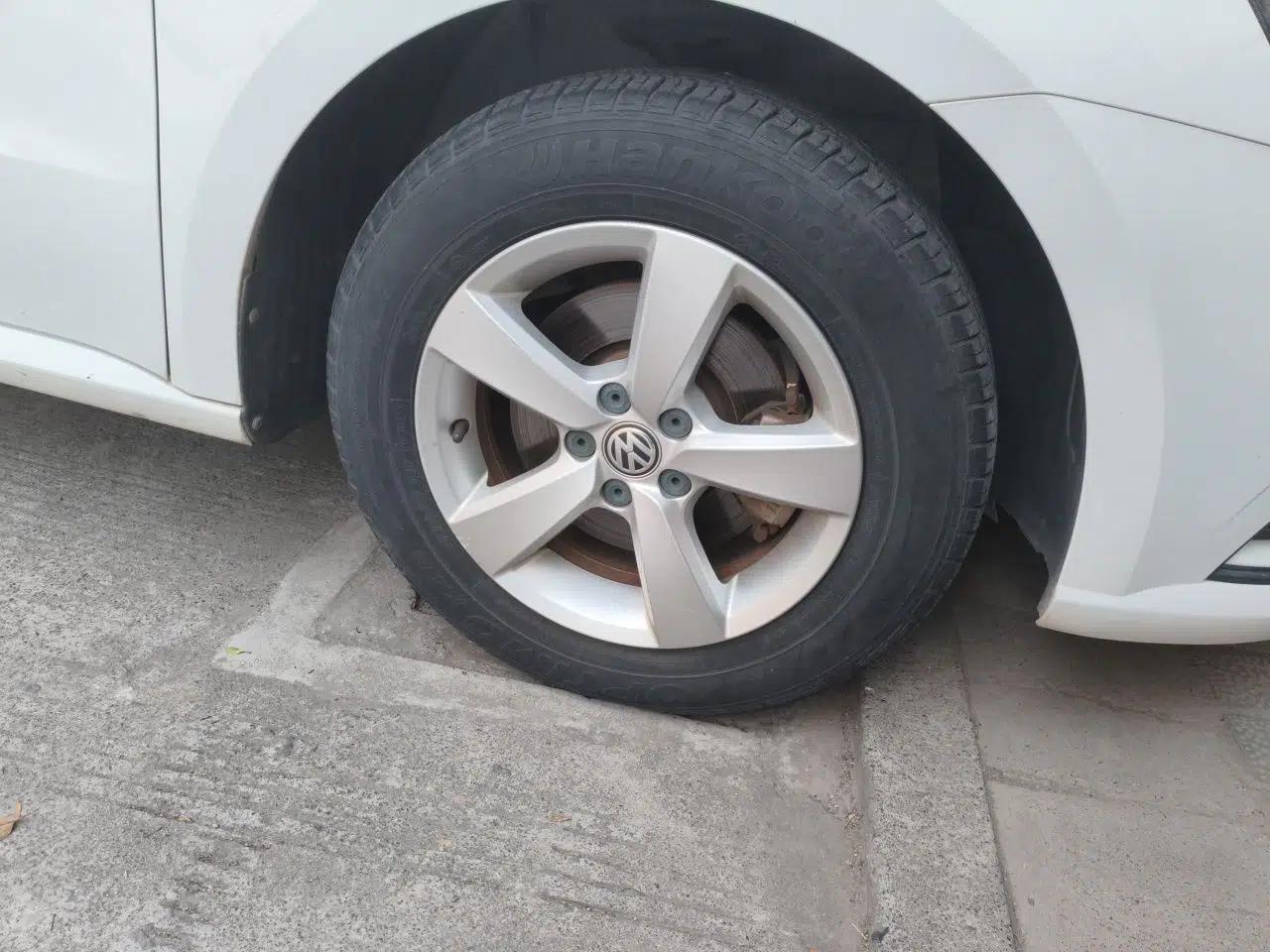 Volkswagen Gran Lavida 2015 1.6L Automatic Fashion Edition — миниатюра 8